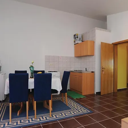 Iii Apartment Vir
