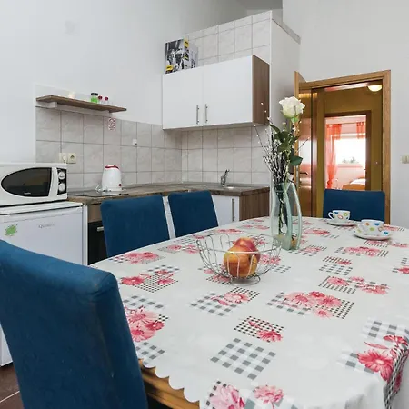 Iii Apartment Vir